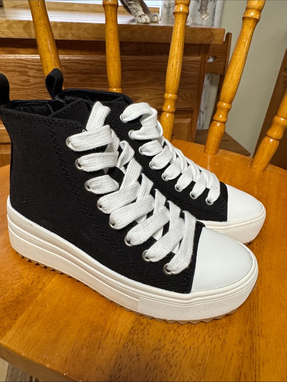 Art Class NWT KIDS 13 black white Platform High-Top zipper sides Sneakers